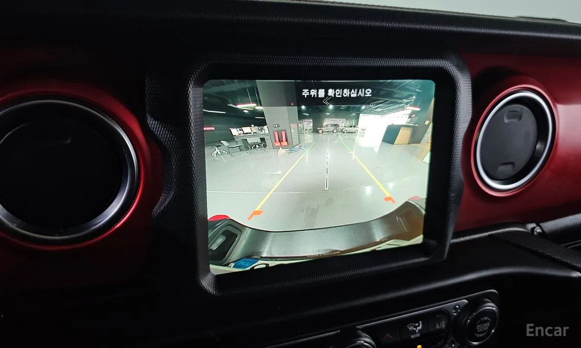 Фото 18 - Jeep Gladiator