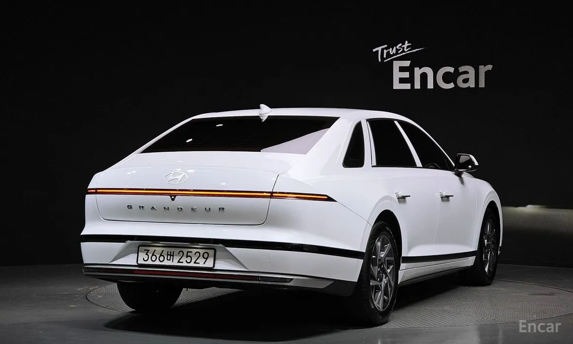 Фото 2 - Hyundai Grandeur