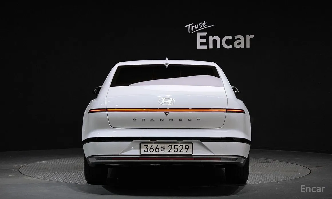 Фото 4 - Hyundai Grandeur