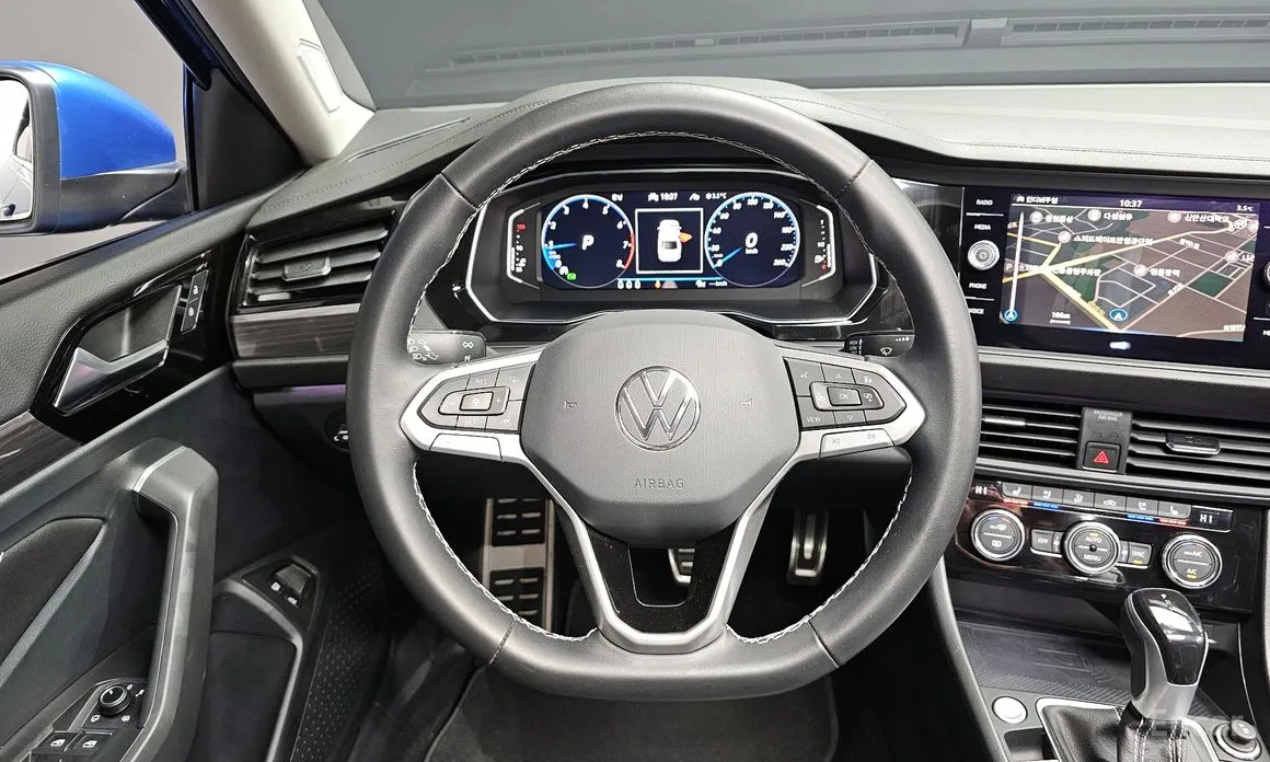 Фото 13 - Volkswagen Jetta