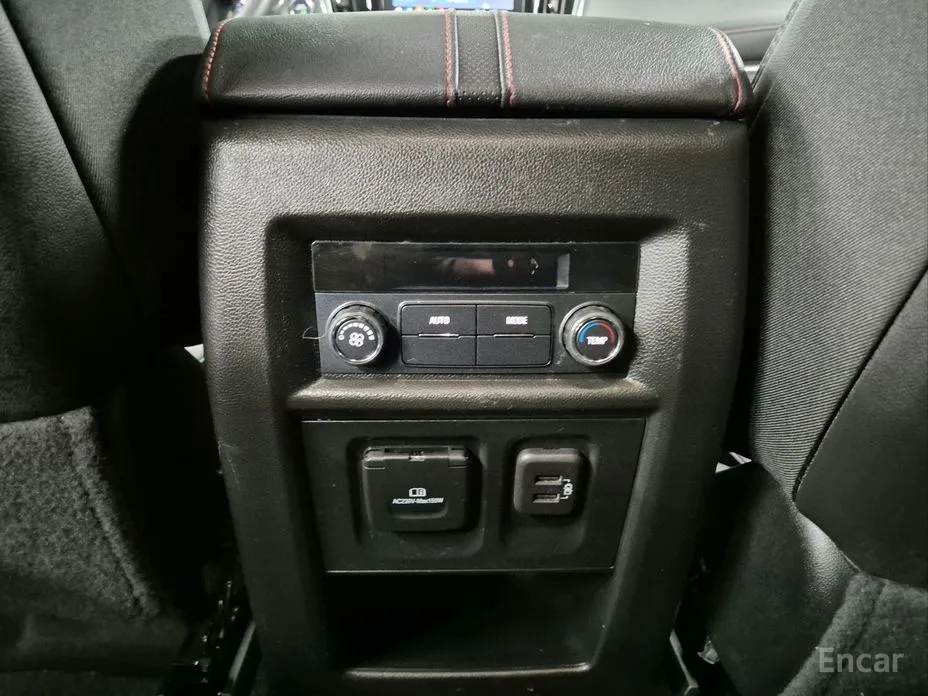 Photo 19 - Chevrolet Traverse