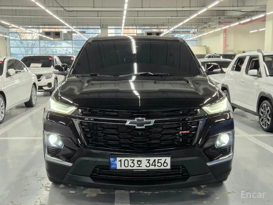 Photo 2 - Chevrolet Traverse