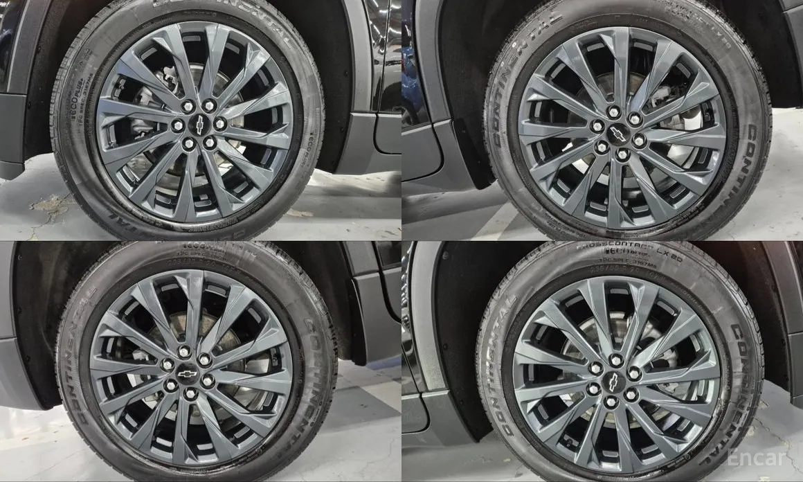 Photo 5 - Chevrolet Traverse