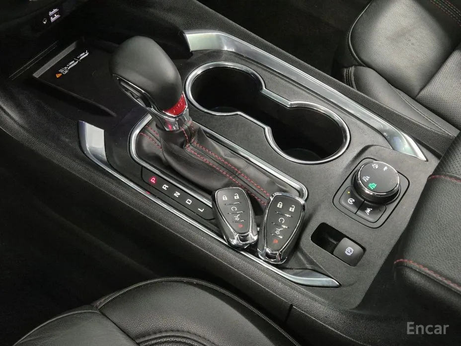 Photo 9 - Chevrolet Traverse