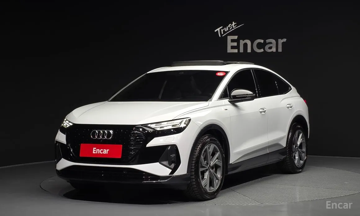 Фото 1 - Audi Q4 e-tron