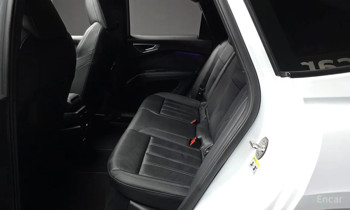 Фото 12 - Audi Q4 e-tron