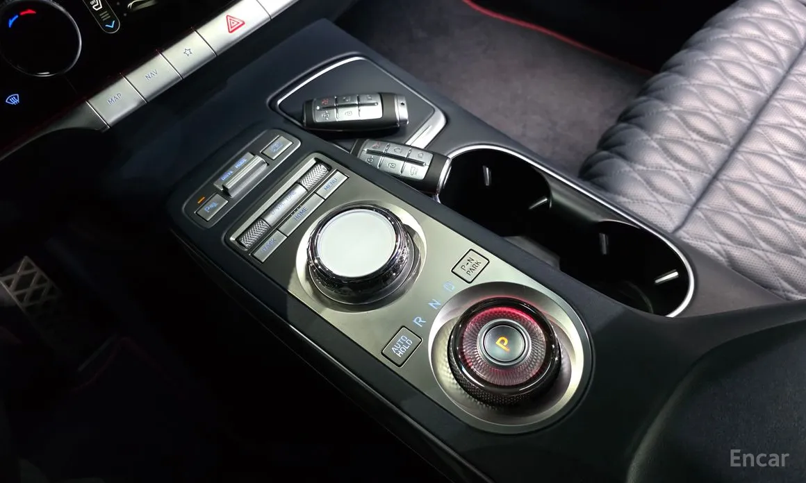 Фото 9 - Genesis GV70