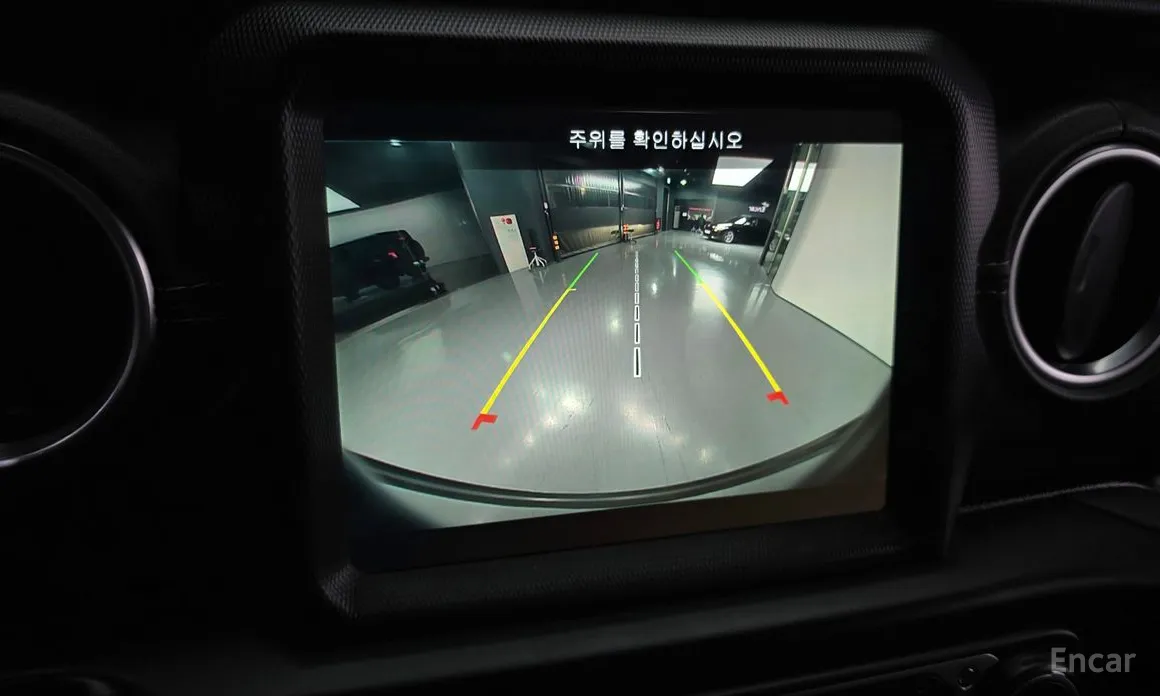 Фото 16 - Jeep Wrangler