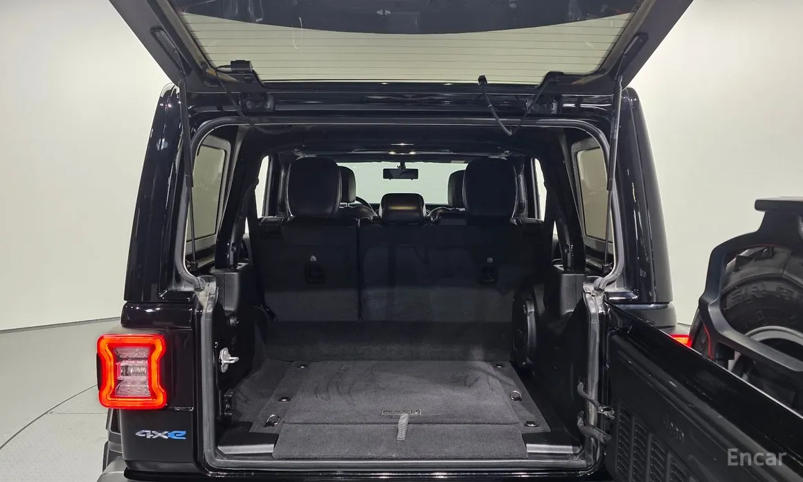 Фото 20 - Jeep Wrangler