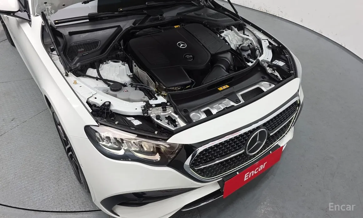 Фото 6 - Mercedes-Benz E-Class