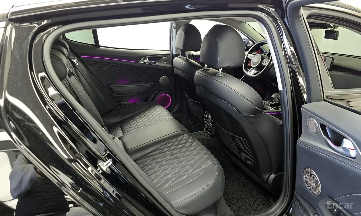 Фото 12 - Kia Stinger