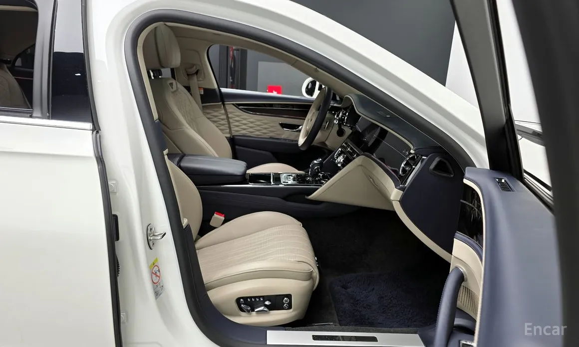 Фото 11 - Bentley Flying Spur