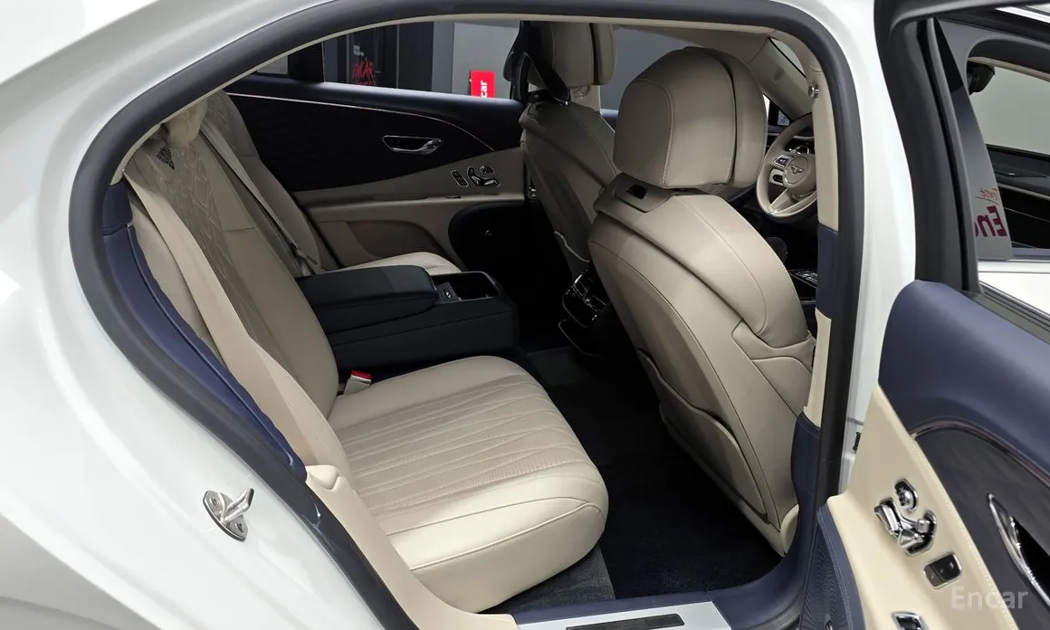 Фото 12 - Bentley Flying Spur