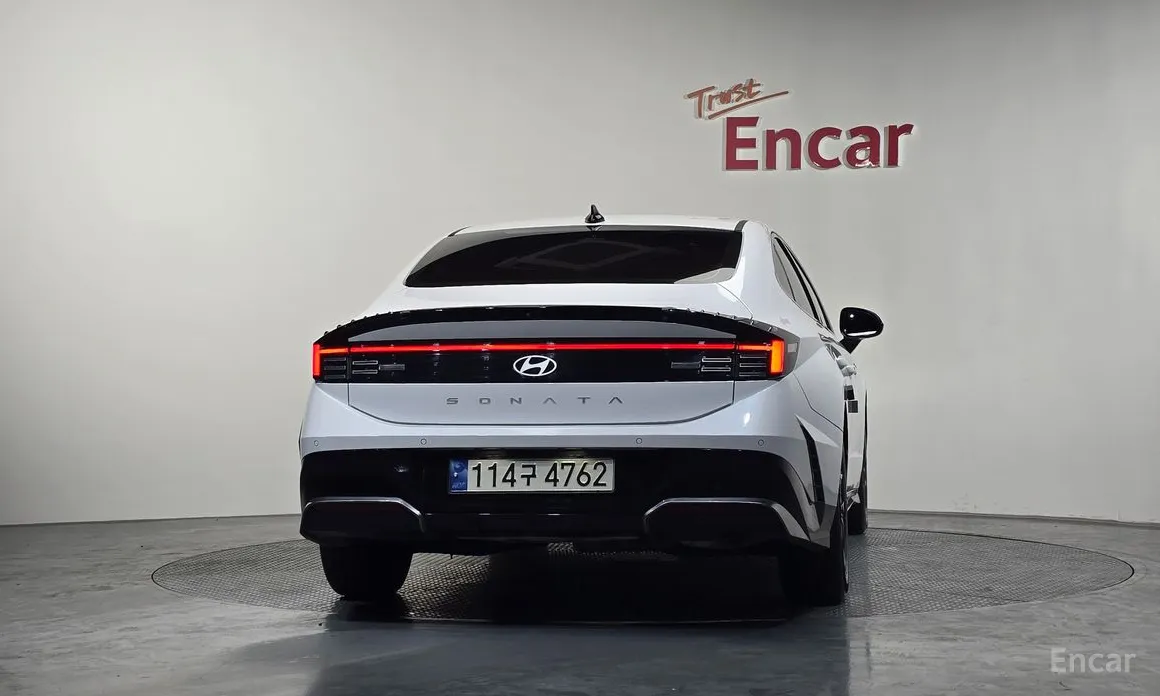 Photo 4 - Hyundai Sonata