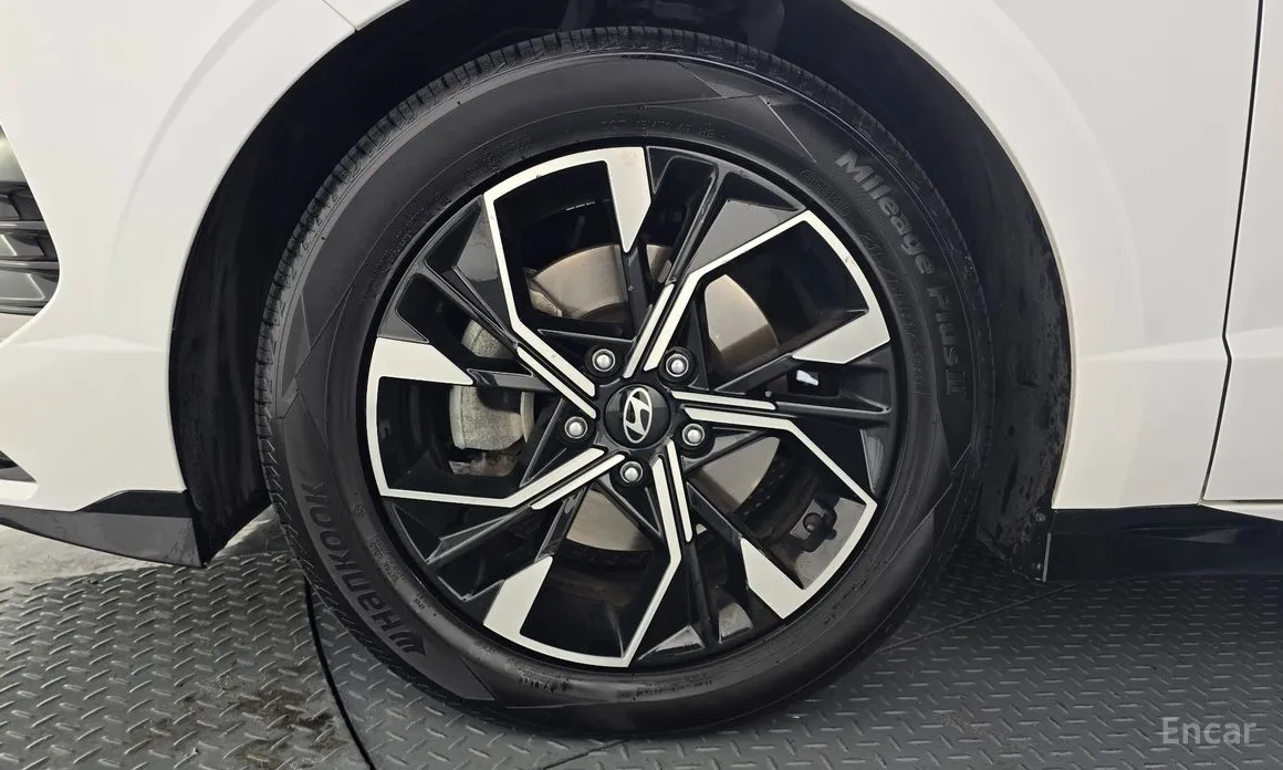 Photo 5 - Hyundai Sonata