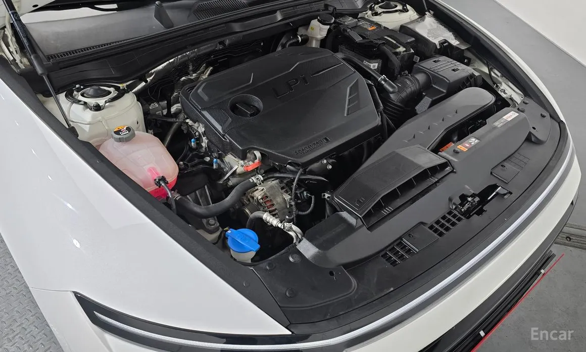 Photo 6 - Hyundai Sonata