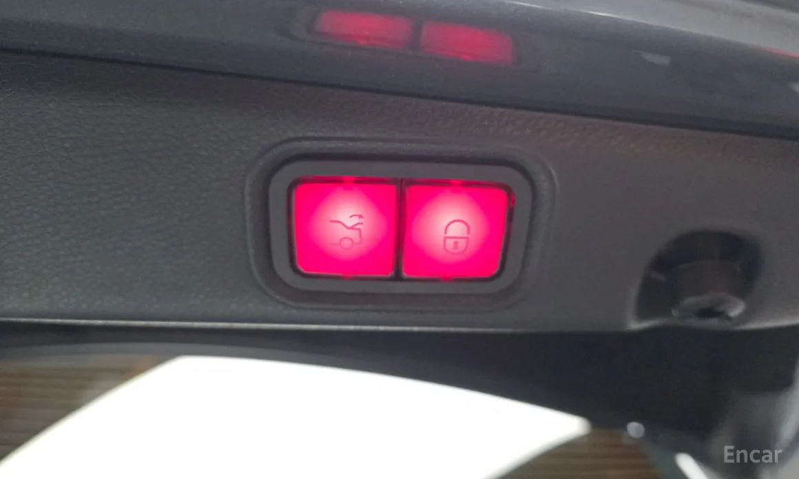 Photo 20 - Mercedes-Benz E-Class