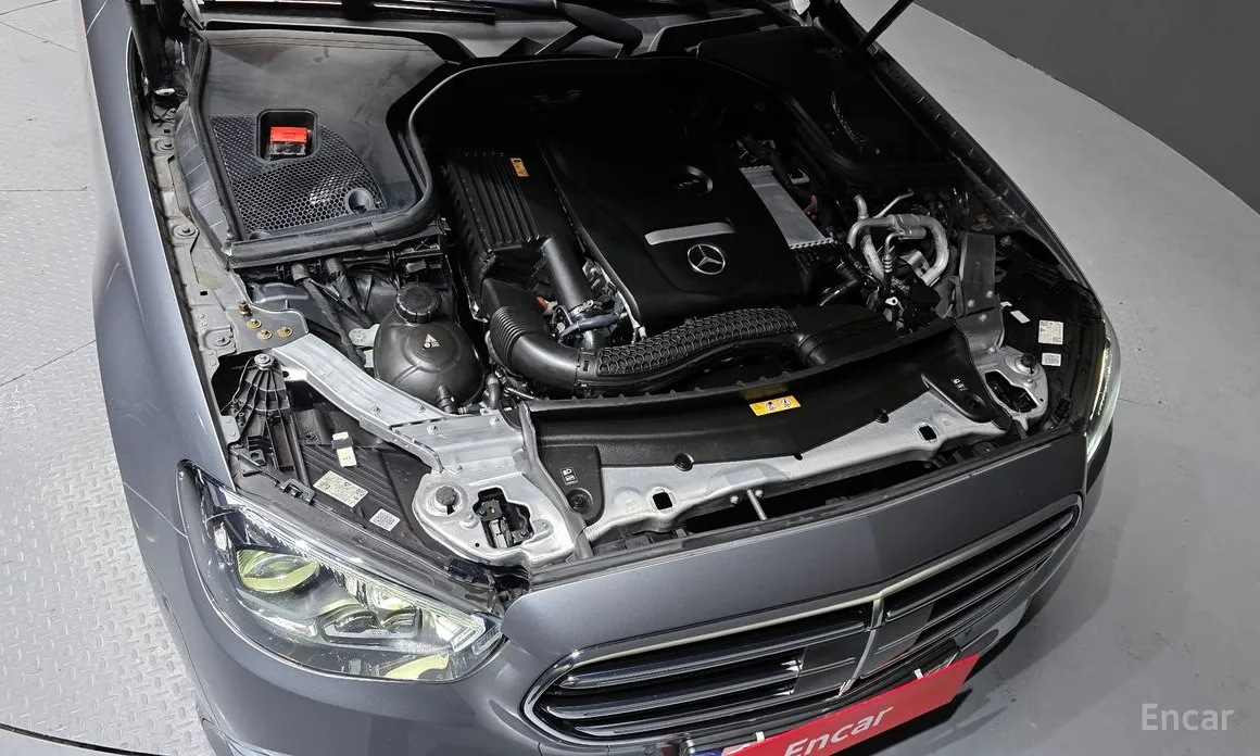 Photo 6 - Mercedes-Benz E-Class