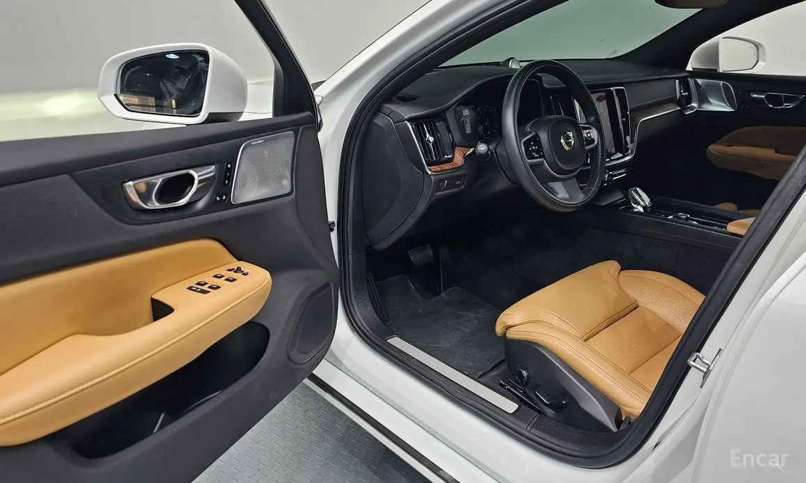 Фото 11 - Volvo S60