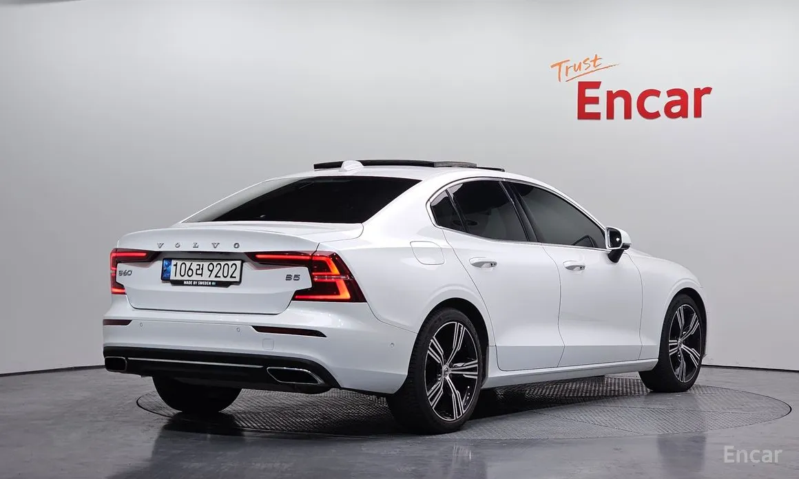 Фото 2 - Volvo S60