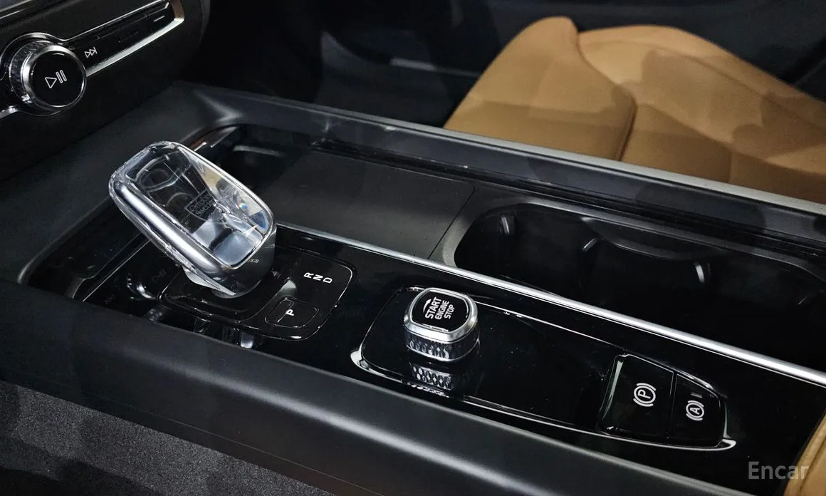 Фото 9 - Volvo S60