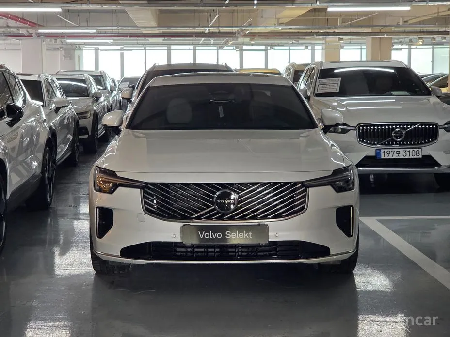 Фото 1 - Volvo S90