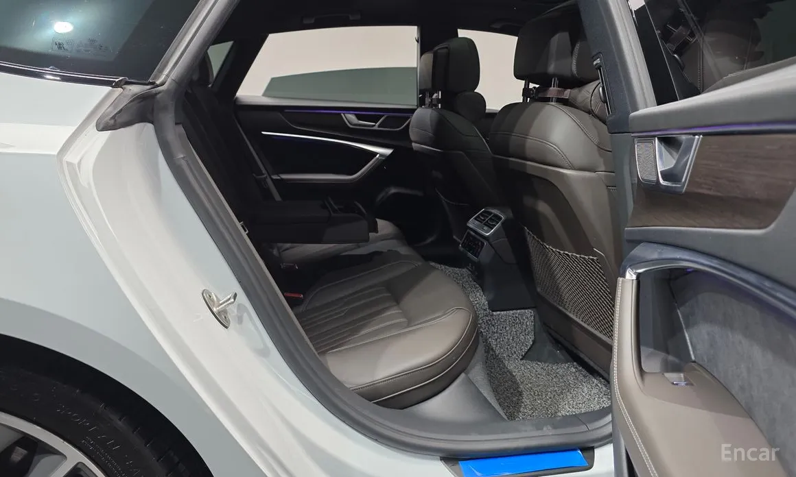 Фото 12 - Audi A7