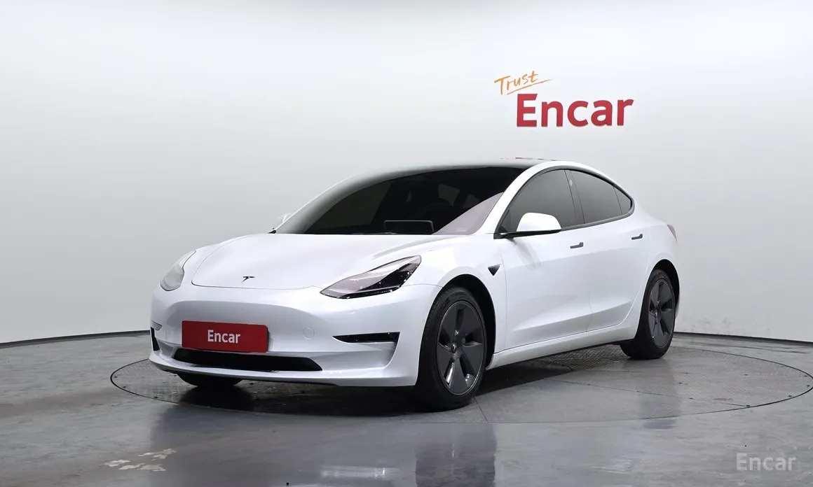 Фото 1 - Tesla Model 3