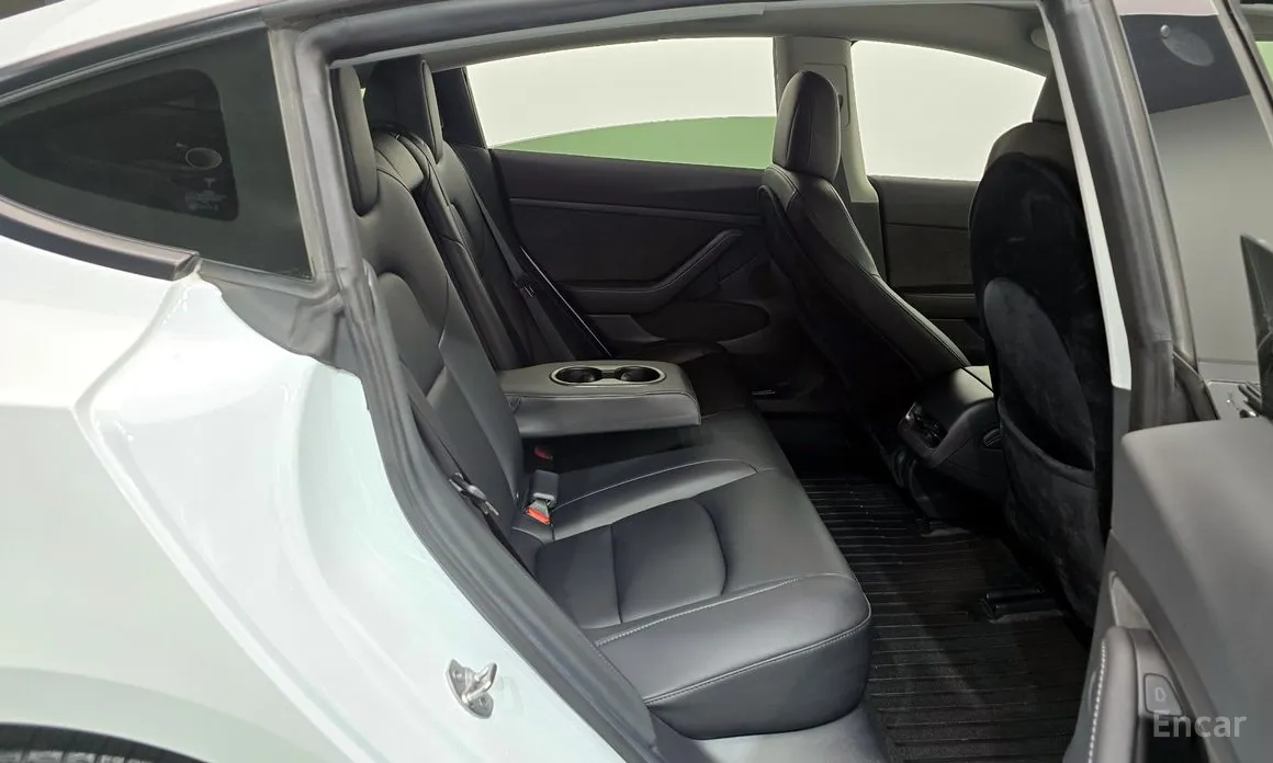 Фото 12 - Tesla Model 3