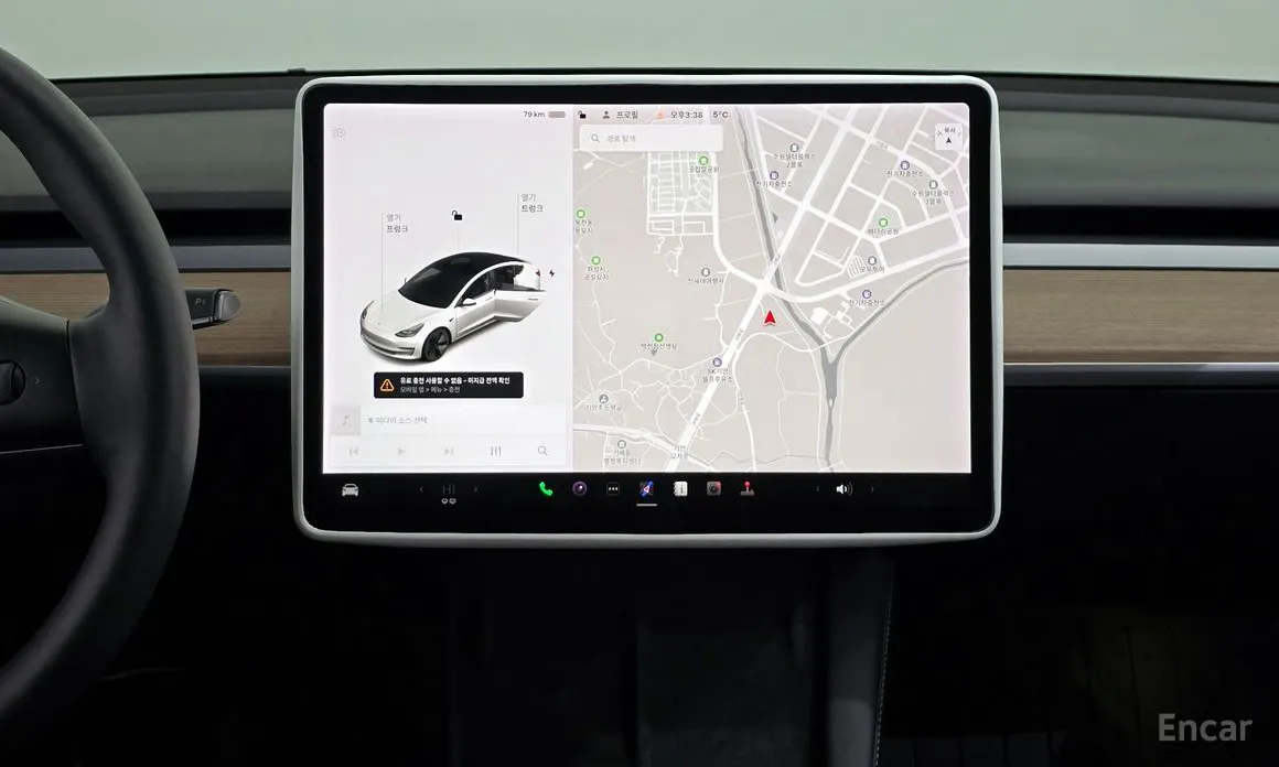 Фото 14 - Tesla Model 3