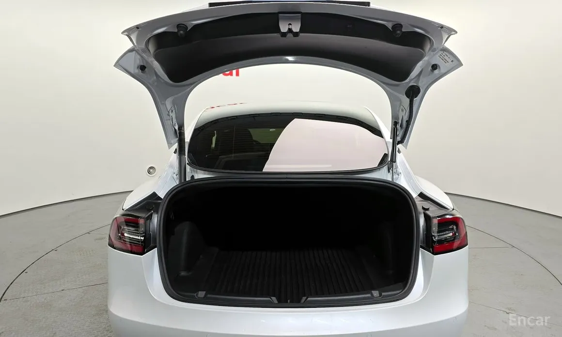 Фото 20 - Tesla Model 3