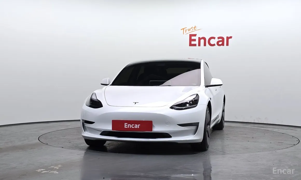 Фото 3 - Tesla Model 3