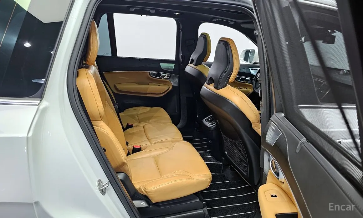 Фото 12 - Volvo XC90