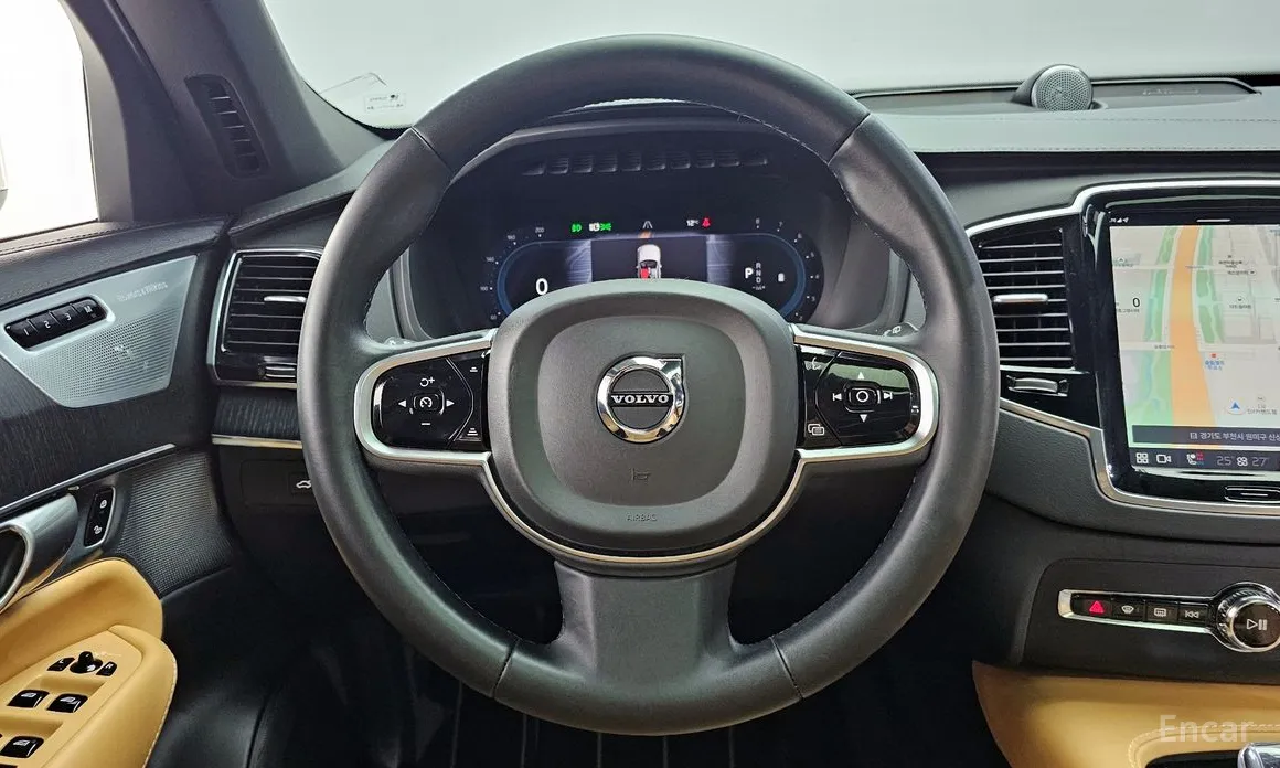 Фото 13 - Volvo XC90