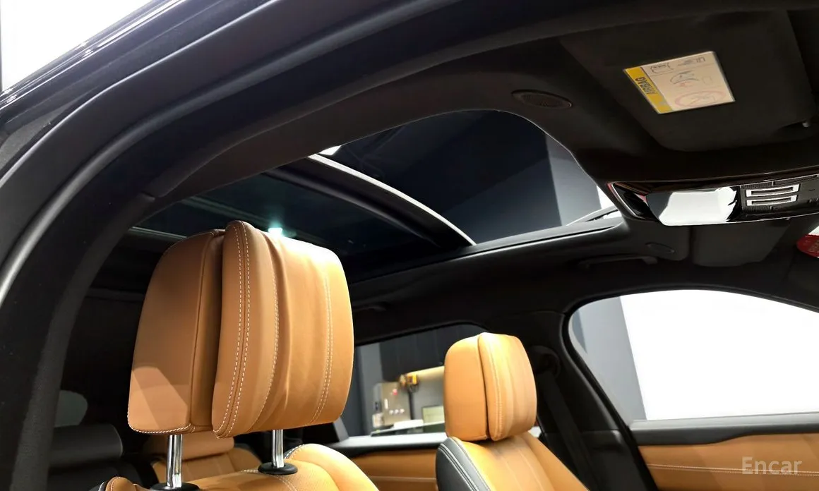 Фото 17 - Land Rover Range Rover Velar