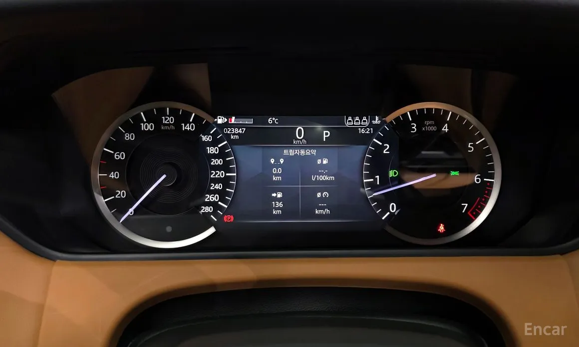 Фото 8 - Land Rover Range Rover Velar