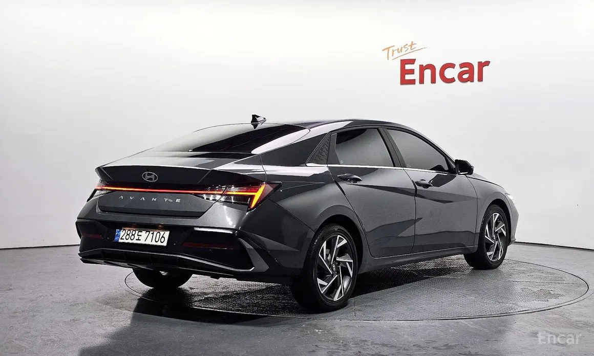 Фото 2 - Hyundai Avante