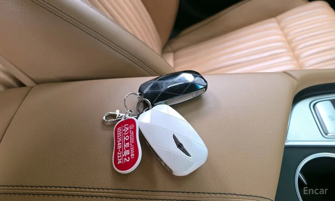 Фото 18 - Genesis G70