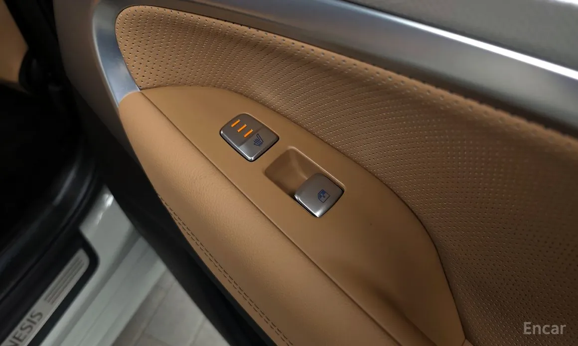 Фото 19 - Genesis G70