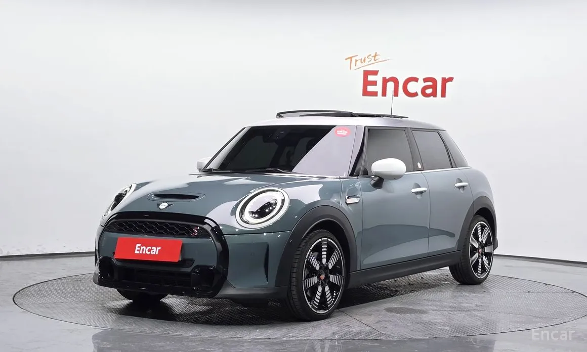 Фото 1 - Mini Cooper