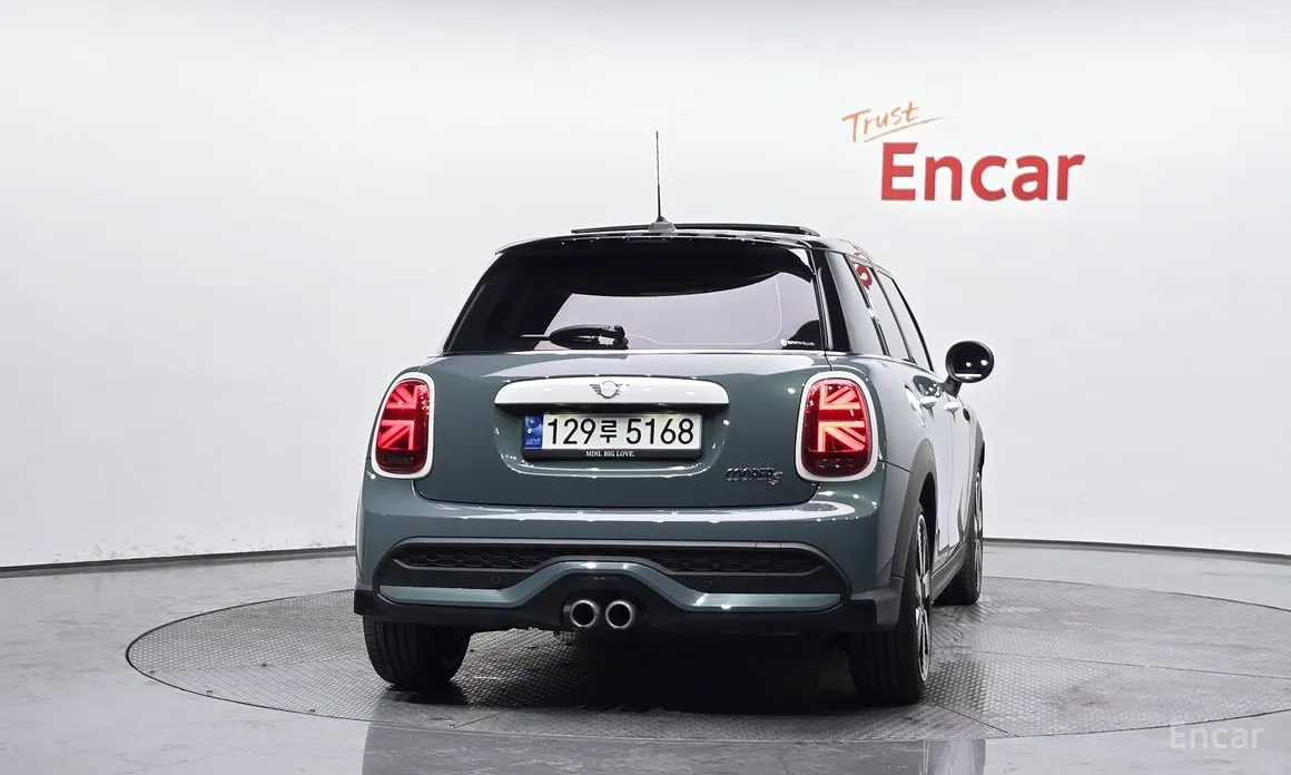 Фото 4 - Mini Cooper