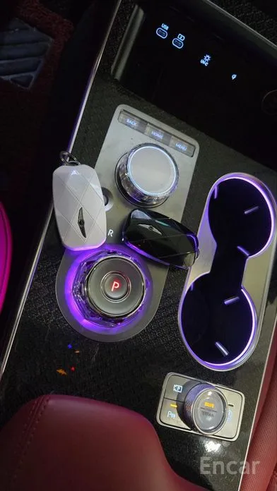 Фото 12 - Genesis GV80