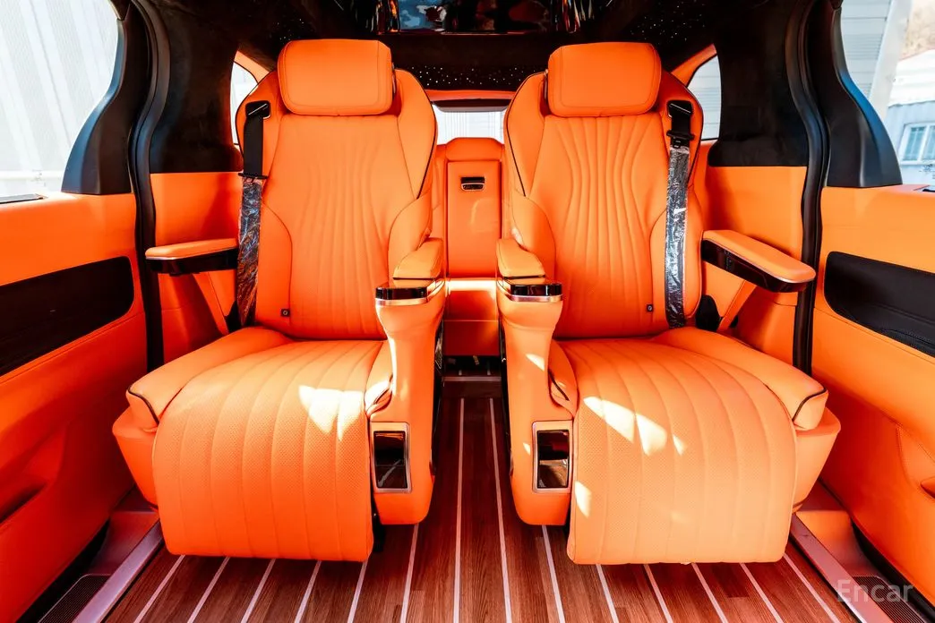 Photo 7 - Toyota Sienna