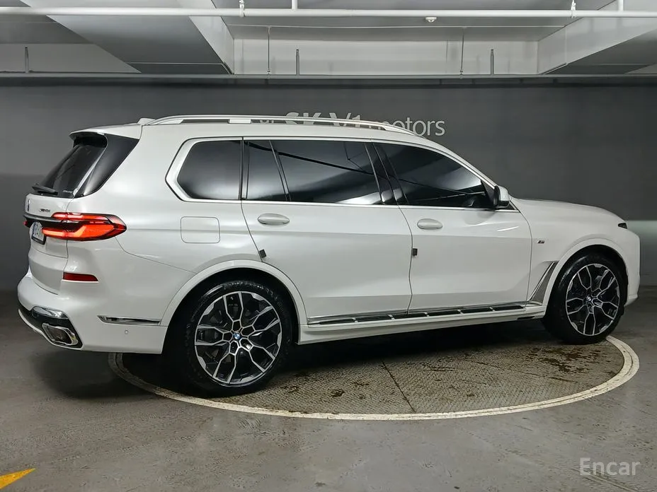 Фото 4 - BMW X7