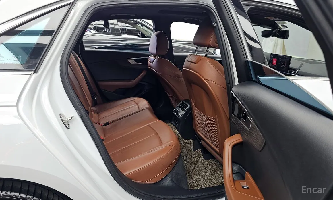 Фото 13 - Audi A4