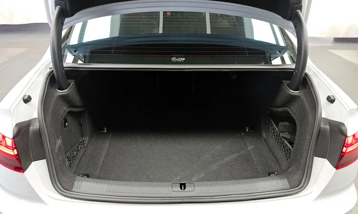 Фото 21 - Audi A4