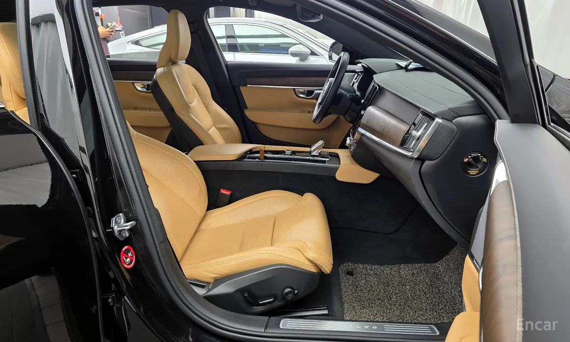 Фото 11 - Volvo S90