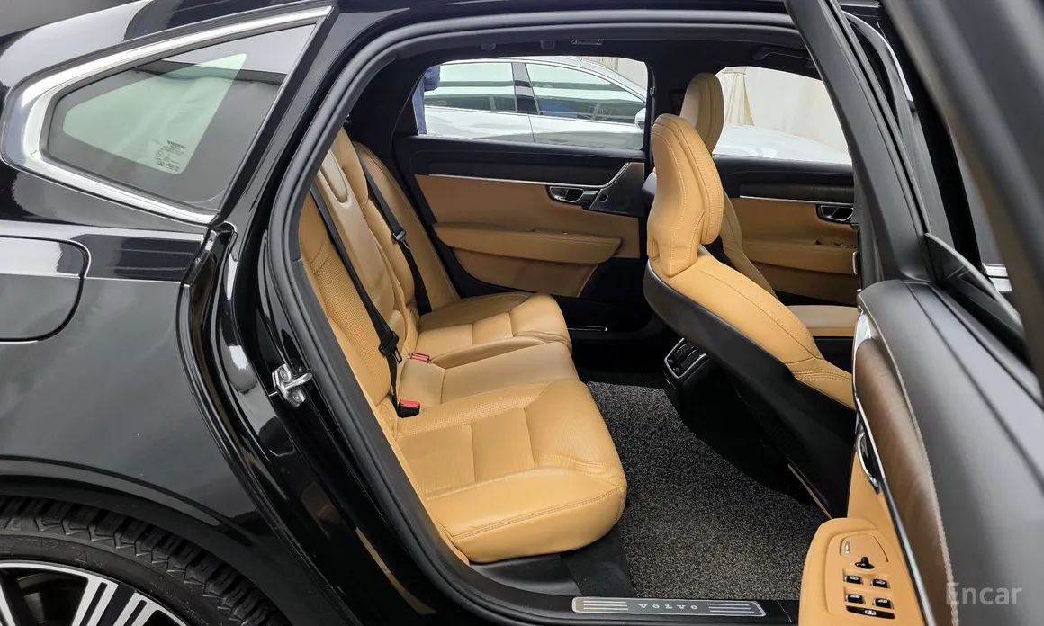 Фото 12 - Volvo S90