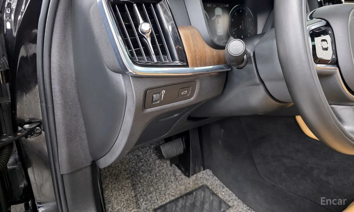 Фото 17 - Volvo S90