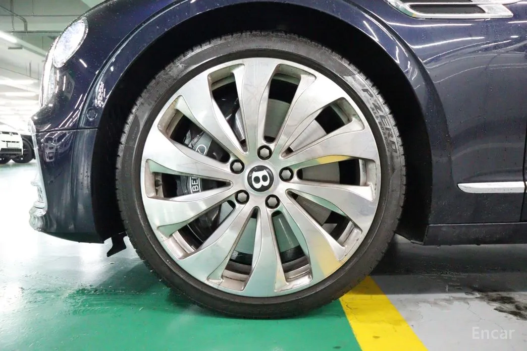 Фото 20 - Bentley Flying Spur